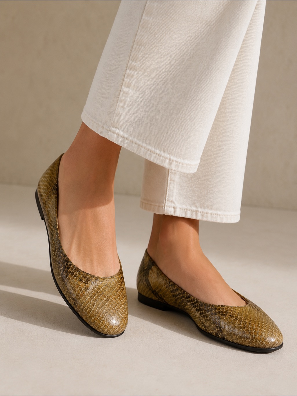 Salvatore Ferragamo Snakeskin Ballet Flats Brown Yellow Size 6b